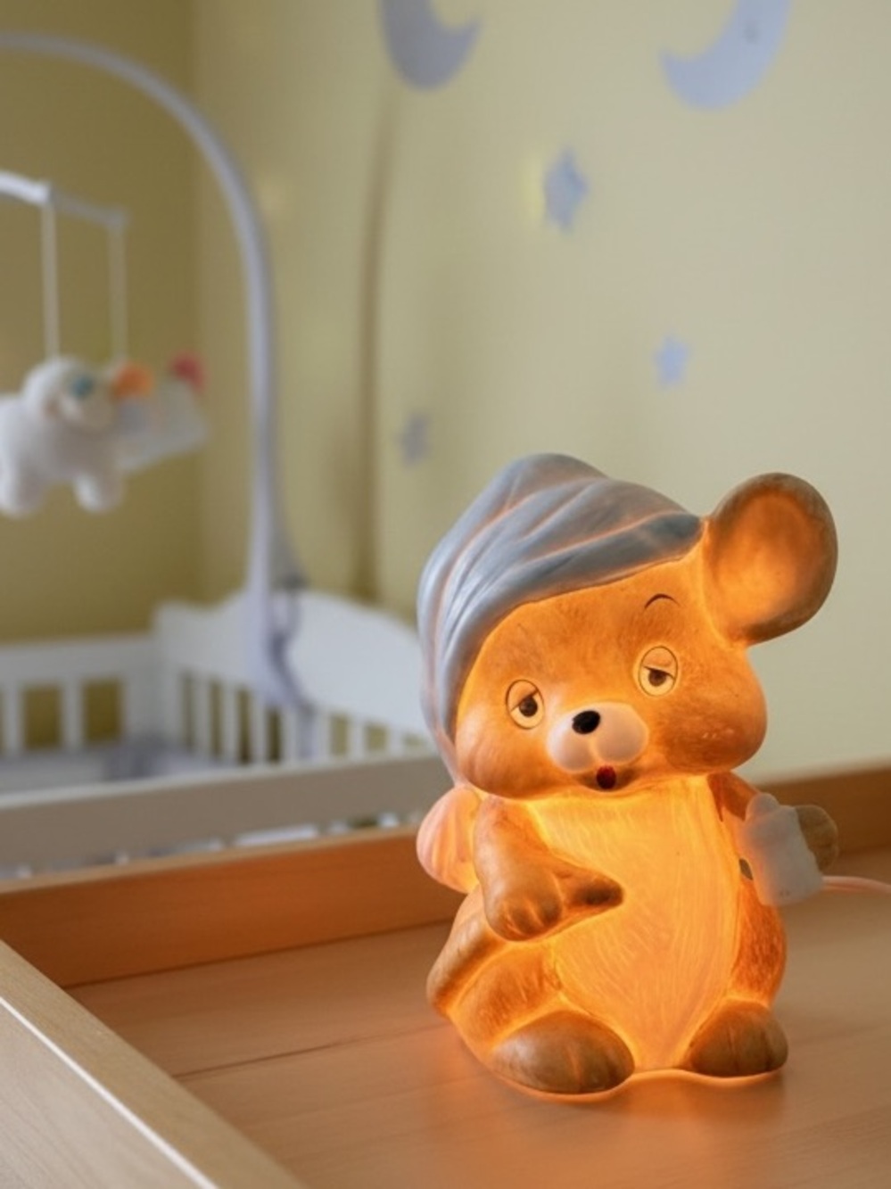 Vintage Porcelain Sleepy Mouse Night Light – Nursery Lamp with Blue Hat - Picture 14 of 17